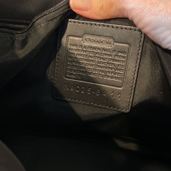 Coach, canvas with leather crossbag messenger bag with very sturdy metal closur - Picture 6 of 13